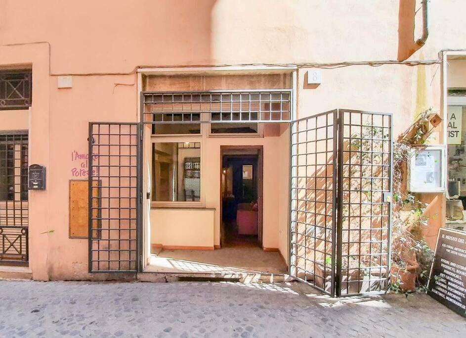 Apartmán Domus Reginella, Nella Zona Piu Richiesta Di Roma Exteriér fotografie